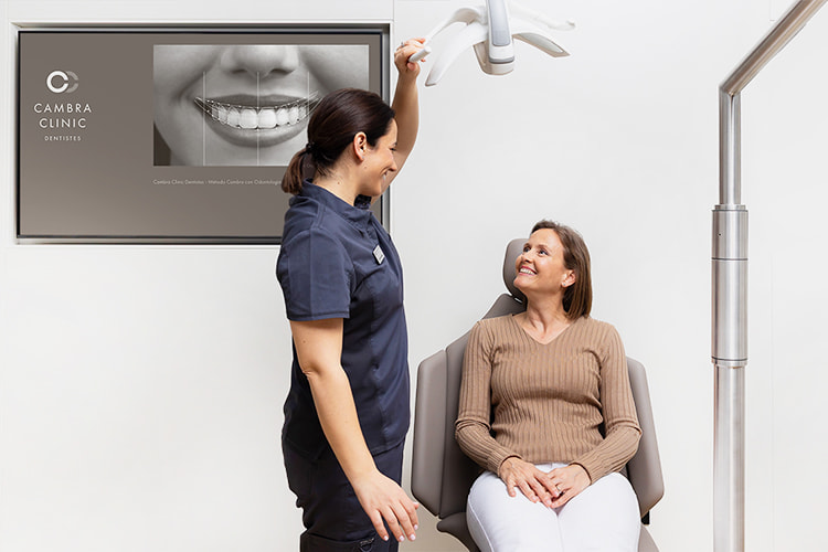 Equipo de dentistas en Barcelona, especializados en tu salud dental