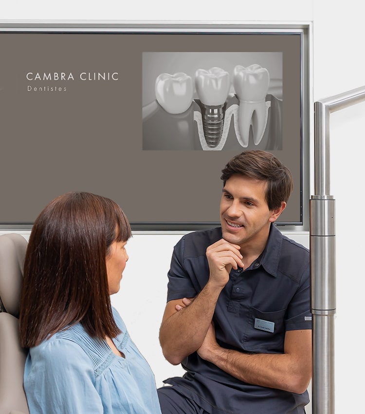 Clínica dental en Barcelona con especialistas CAD/CAM en implantes dentales y prótesis dentales