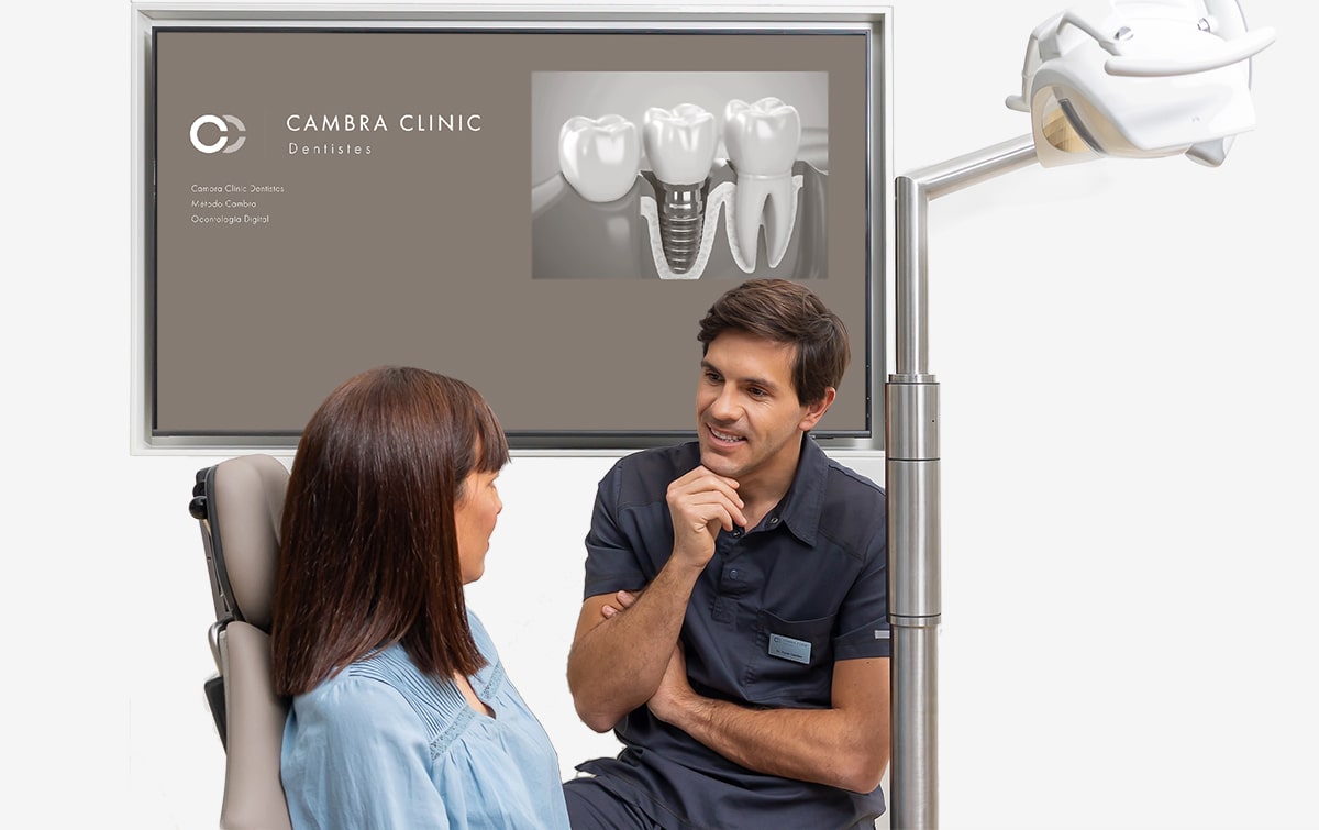 Clínica dental en Barcelona con especialistas CAD/CAM en implantes dentales y prótesis dentales