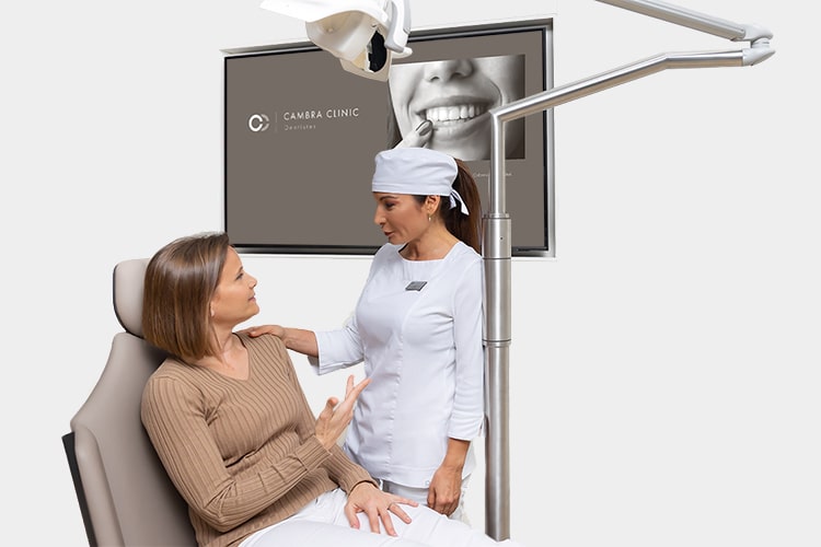 Cambra Clinic Dentistas - Dentistas por especialidades: Ortodoncia invisible, Implantes dentales, periodoncia, estética dental, bruxismo, endodoncia, odontopediatría, higiene dental...
